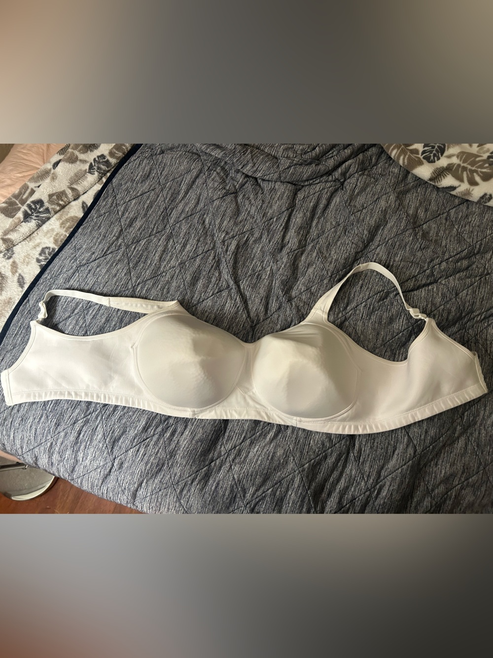 Vanity Fair® Full Figure Wire Free Sport Bra - 71500 - Picture 5 of 14